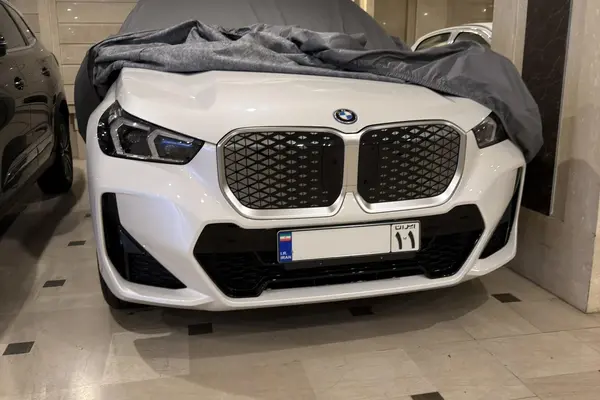 بی ام و iX1