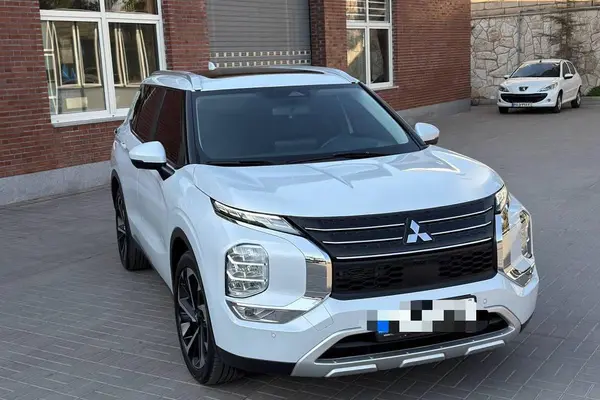 میتسوبیشی اوتلندر