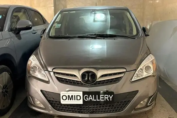 عکس بایک سابرینا هاچ بک