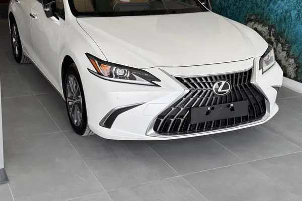 عکس لکسوس ES