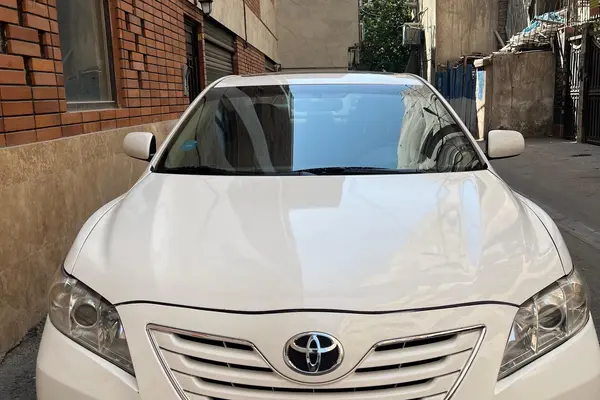 عکس تویوتا کمری