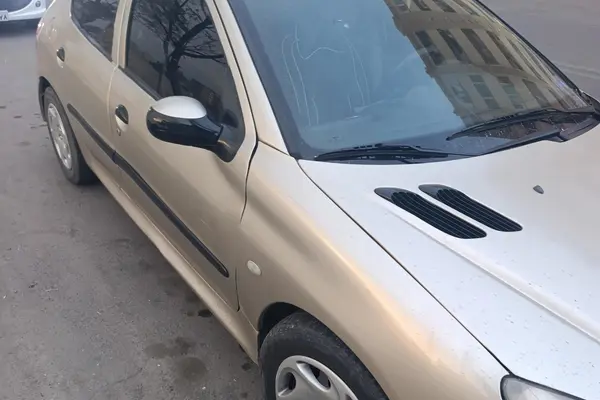 پژو 206
