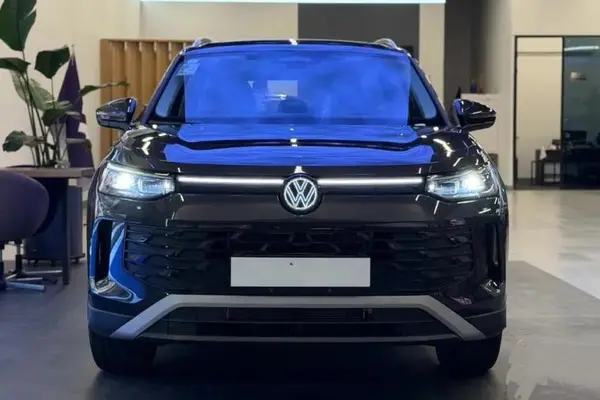 فولکس تایرونL