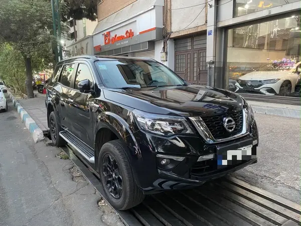 نیسان ترا