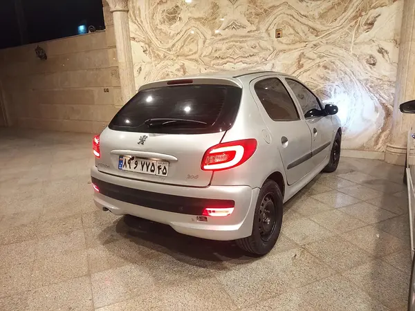 پژو 206