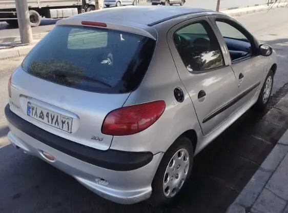 پژو 206