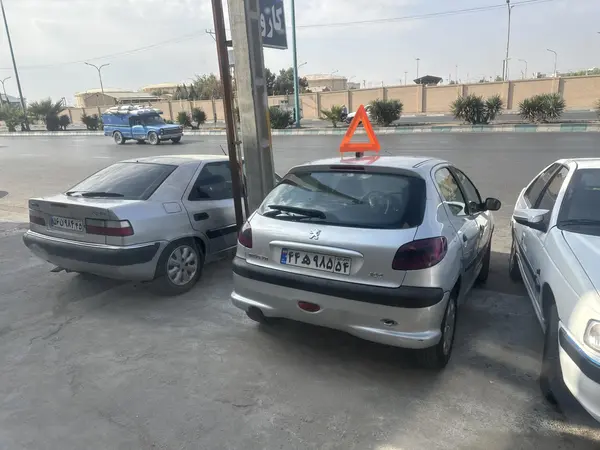 پژو 206