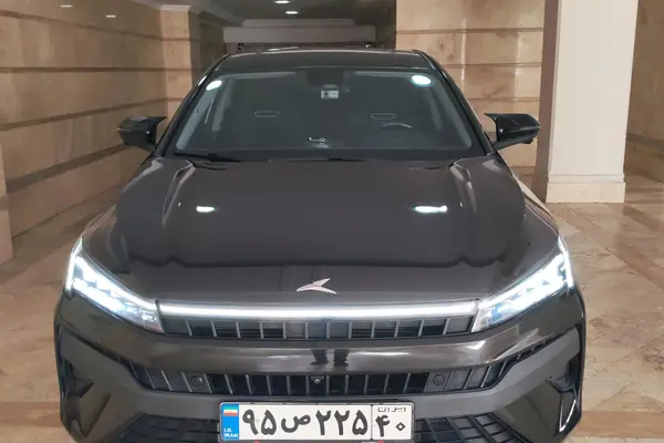 کی ام سی J7