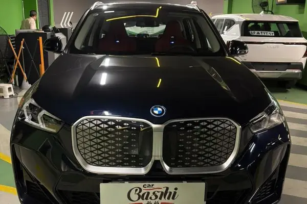 عکس بی ام و iX1