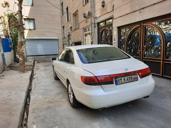 هیوندای آزرا (گرنجور)