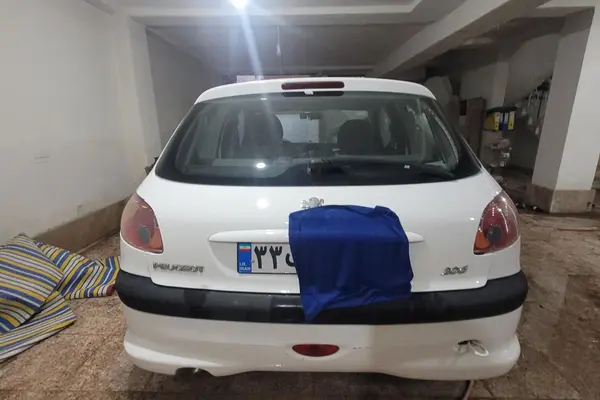 پژو 206