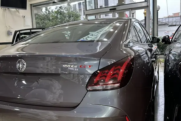 عکس ام جی GT