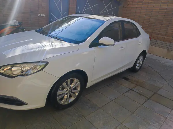 عکس ام جی 360