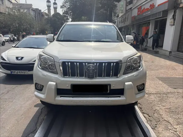 تویوتا پرادو  چهار در