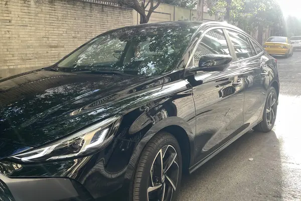 ام جی GT