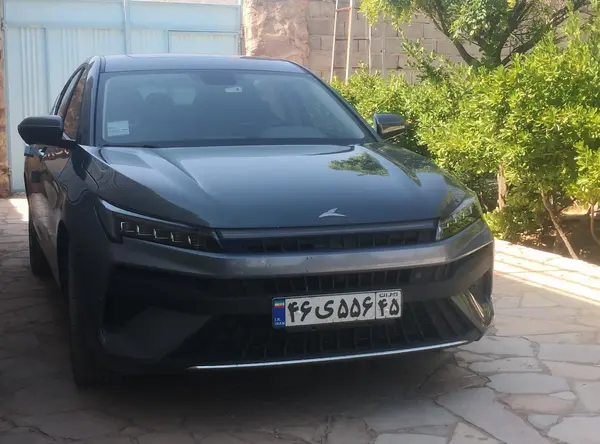 کی ام سی J7
