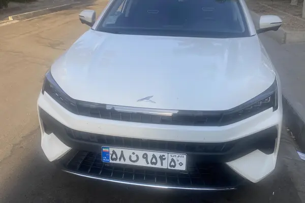 کی ام سی J7