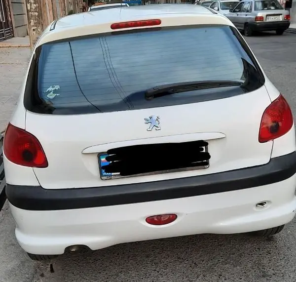 پژو 206