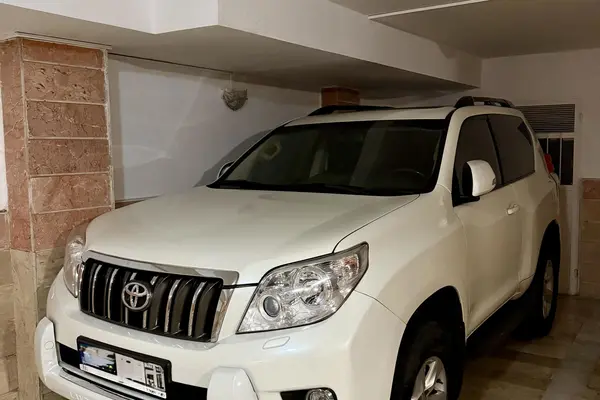 تویوتا پرادو دو در