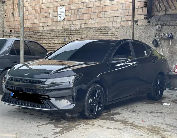 کی ام سی J7
