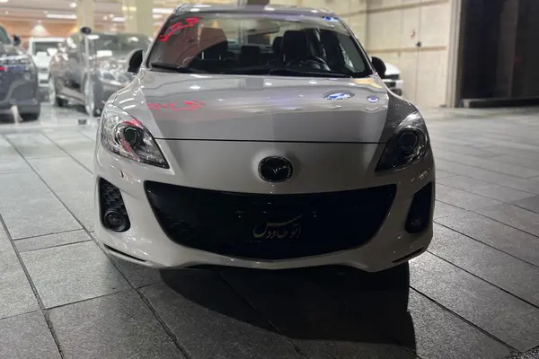 عکس مزدا 3 نیو صندوق دار