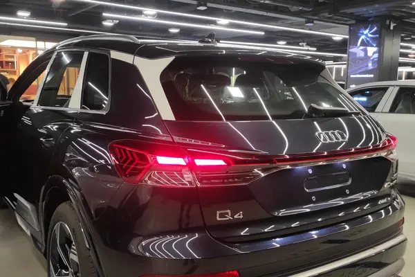 آئودی Q4 e-tron