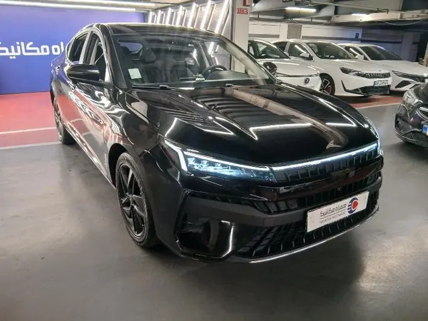 کی ام سی J7
