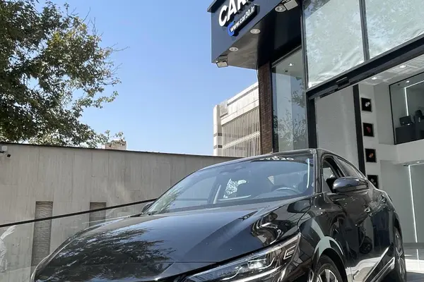 عکس نیسان سیلفی e-POWER