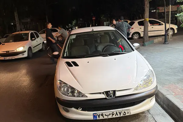 پژو 206