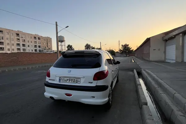 پژو 206