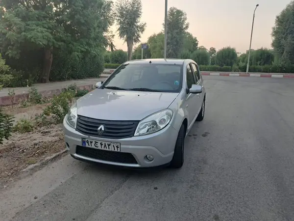 رنو ساندرو