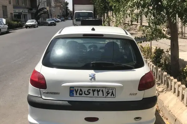 پژو 206