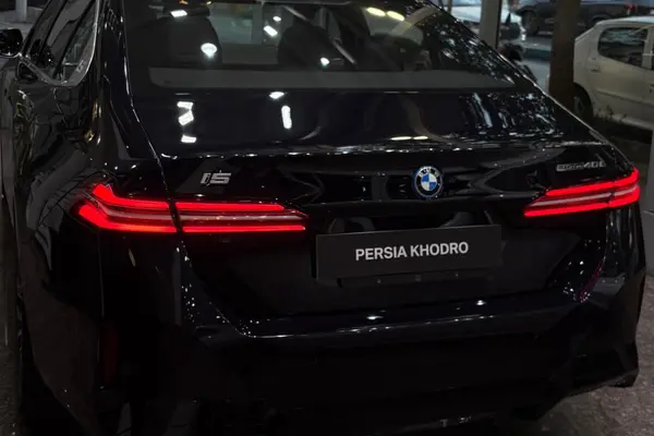عکس بی ام و i5
