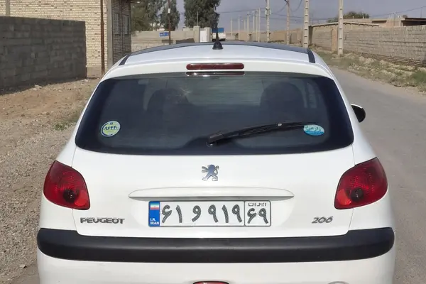 پژو 206