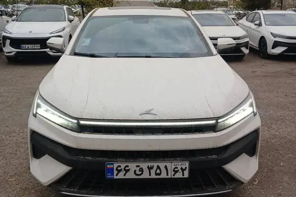 کی ام سی J7
