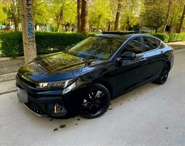 عکس کی ام سی J7