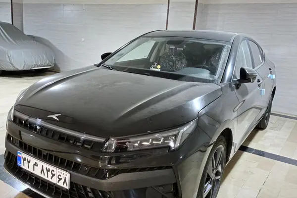 عکس کی ام سی J7
