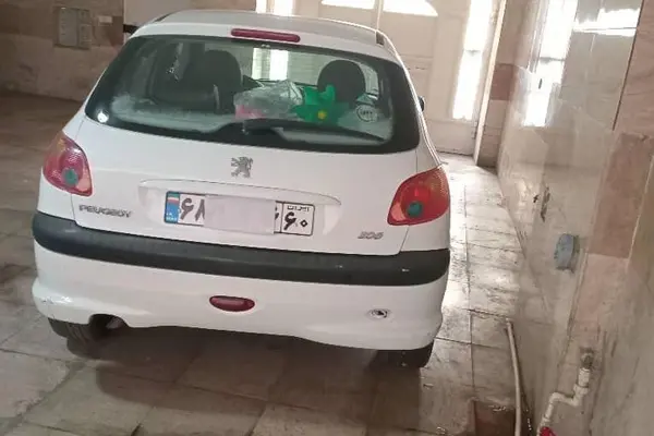 پژو 206