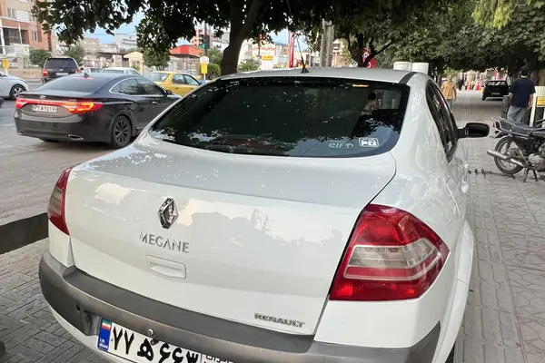 رنو مگان (مونتاژ)