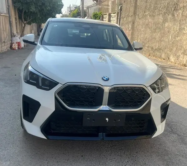 بی ام و X2