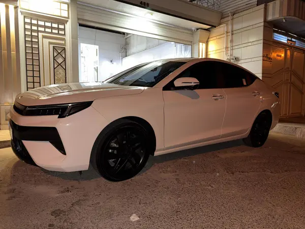 کی ام سی J7