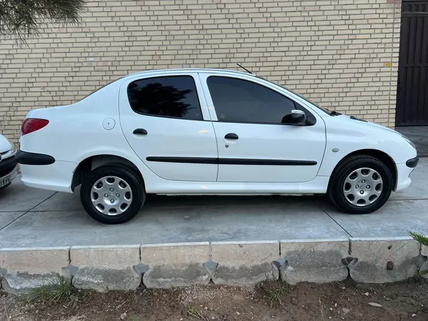 پژو 206