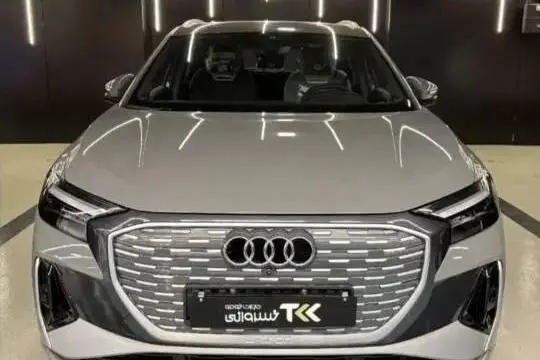 آئودی Q4 e-tron