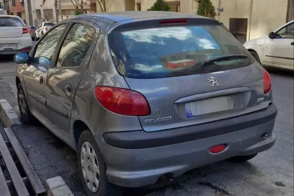 پژو 206