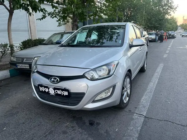 i20