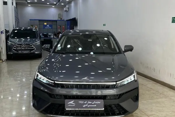 عکس کی ام سی J7