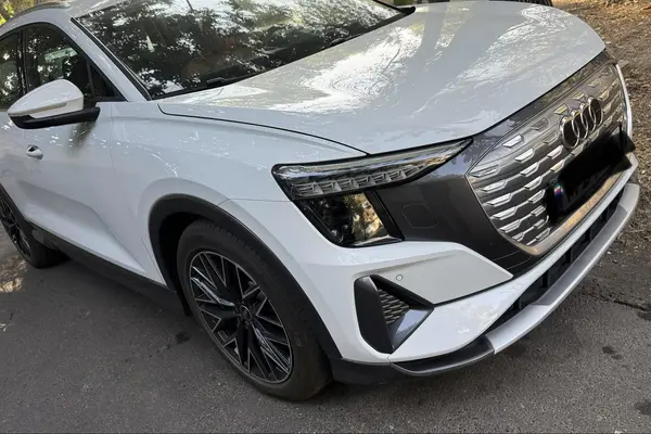 عکس آئودی Q5 e-tron