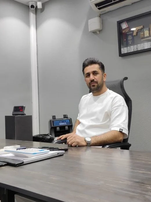مدیر نمایشگاه اتو کاربخش