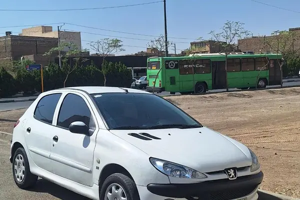 پژو 206