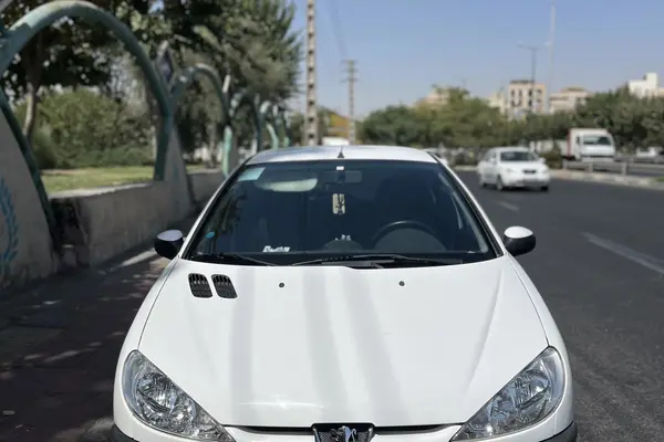 پژو 206